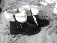 TU FAUX SUEDE AND LEATHER ANKLE BOOTS WITH FUR TRIM SIZE 7 BNWTS