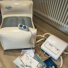 BATHMATE BATH BUDDY Inflatable Bath Lift Chair Seat Elderly Mobility Aid