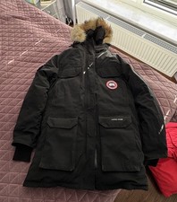 WOMEN’S COAT  CANADA GOOSE