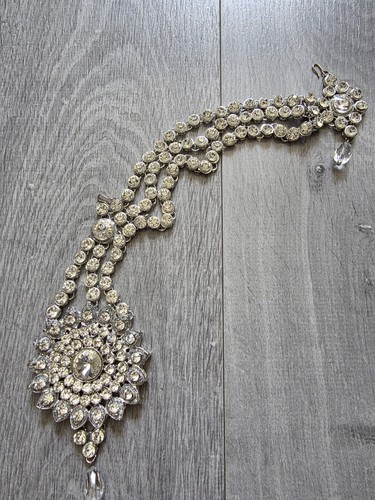 Silver toned matha - silver-toned,