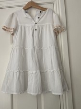 Girls Pretty, Fashionable Top.