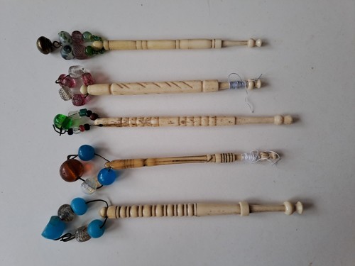 Antique bone lace bobbins - bone,