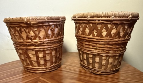Vintage pair small wicker - small,