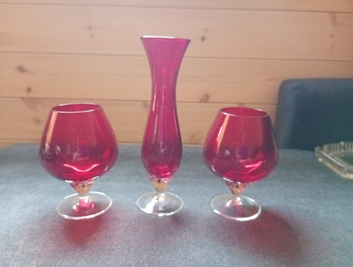 Three ruby red - red, glasses.