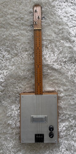 Cigar box guitar electric - cigar,