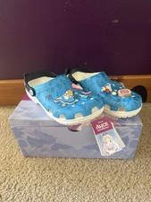 CROCS Disney Alice in
