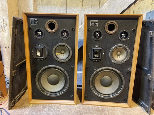 Hitachi 420 speakers way - 3,