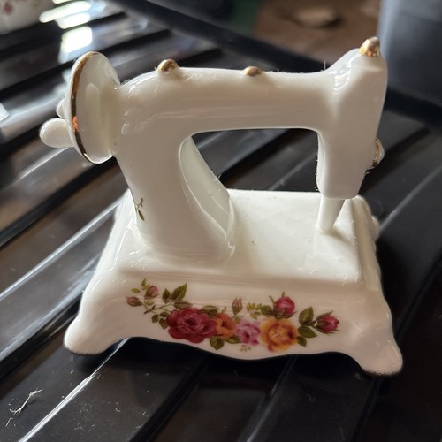 Fine bone china cottage rose - bone,