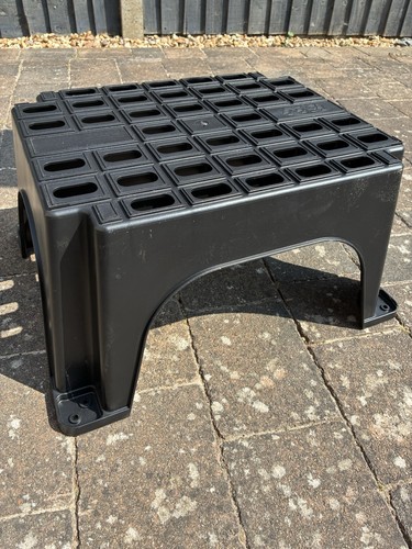 Single plastic caravan step - step,