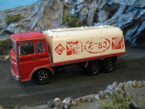 Majorette saviem esso - esso, petrol