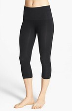 SPANX LEGGINGS BLACK - STAR POWER TOUT & ABOUT CAPRI SHAPING LEGGINGS SIZE S/M/L
