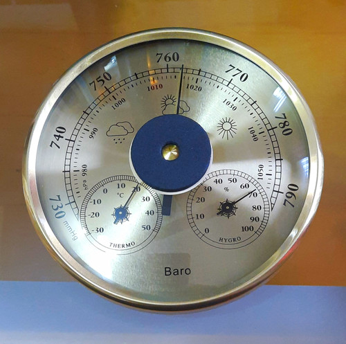 Round metal analogue barometer - metal,
