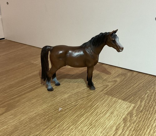 Schleich bay arabian gelding - schleich,