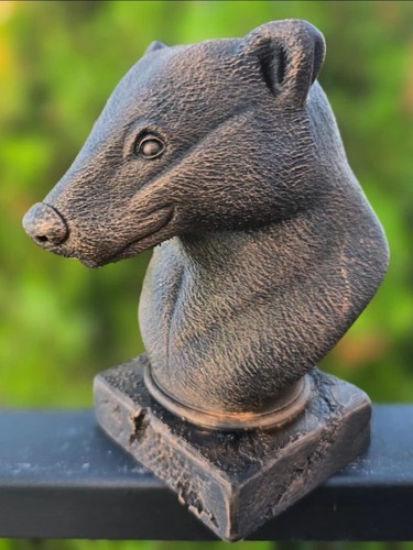 Badger bust ornament black - bust,