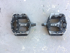 GT 1/2” Bmx MTB Pedals Pedal Set Mid School Good Condtion GT Bikes Logo DH BMX