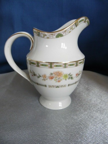 Royal doulton milk jug - royal,