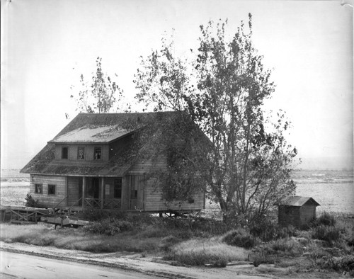 Abandoned wooden house - abandoned, on