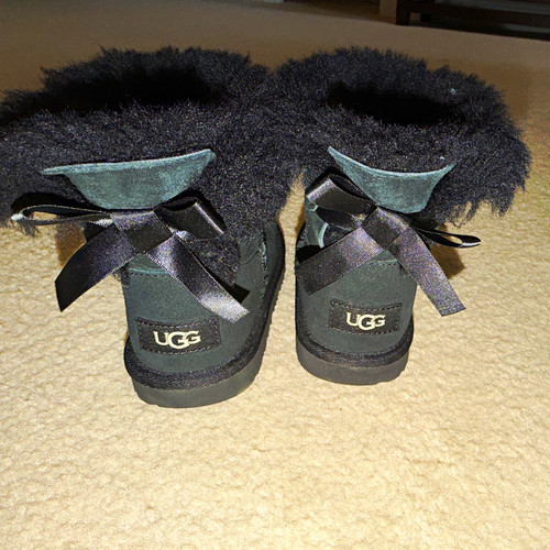 Euc ugg bailey - (barely,