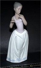 LARGE NAO GIRL FIGURINE 26cms HIGH