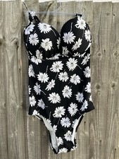 Retro Kelly Brook/New look 34D