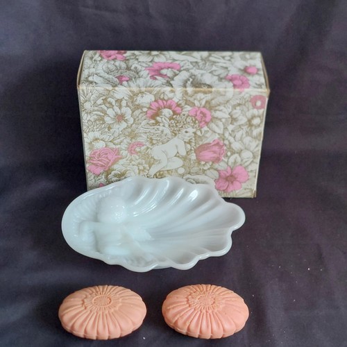 Vtg avon cherub - vtg,