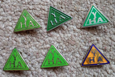 6x YOUTH HOSTEL Enamel Pin