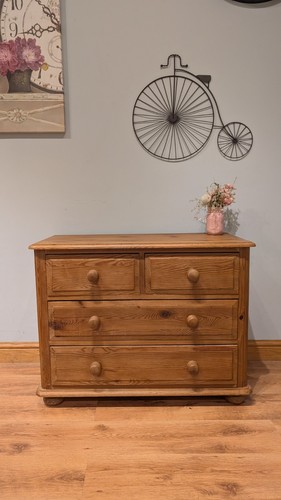Solid pine chest drawers - of,