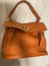 Yves Saint Laurent YSL Muse