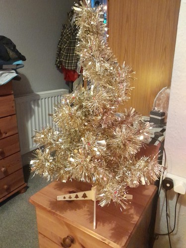 Woolworths gold tinsel tree - gold,