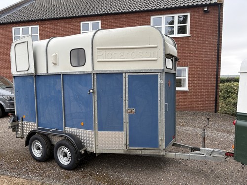 Richardson horse trailer - horse,