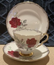 Royal Stafford - Roses to
