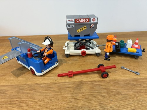 Playmobil aircraft cargo crew - aircraft,