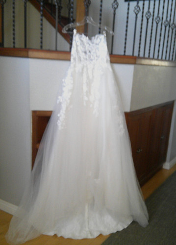 Nwt lovely lacey strapless - nwt.,