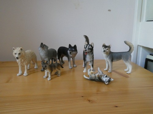 Schleich wolves and huskies