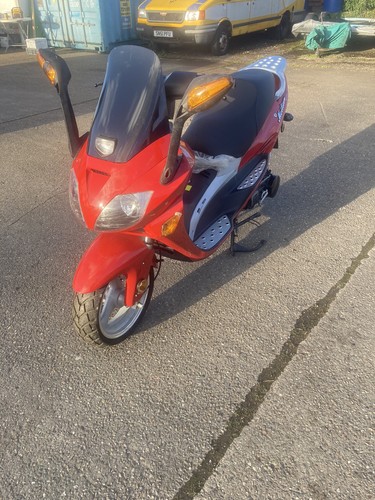 125 125cc moped scooter new - 125,