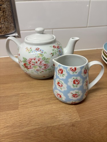 Cath kidston tea pot - tea, milk