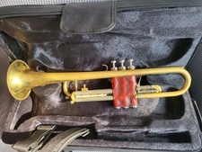 Getzen Capri Bb Trumpet +New Case shhhmute, recent service.Beautiful Round Tone.