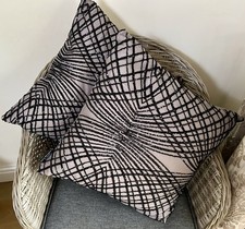 STUNNING KYLIE MINOGUE