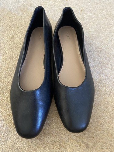 Cabin crew shoes - shoes, used