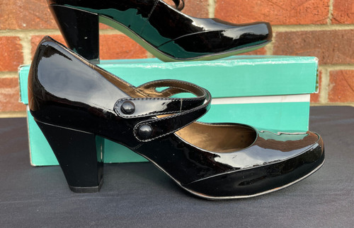 Clarks vintage court - court, block