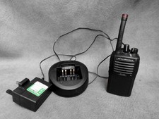 A GOOD VERTEX STANDARD VX-261 TWO WAY RADIO WITH CHARGER AND NEW BATTERY #3