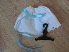 PEDIGREE SINDY BRIDESMAID