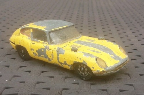 Corgi toys whizzwheels jaguar - corgi,