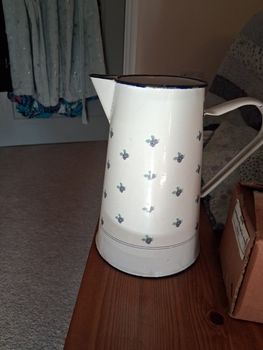 Genuine vintage enamel jug - genuine,