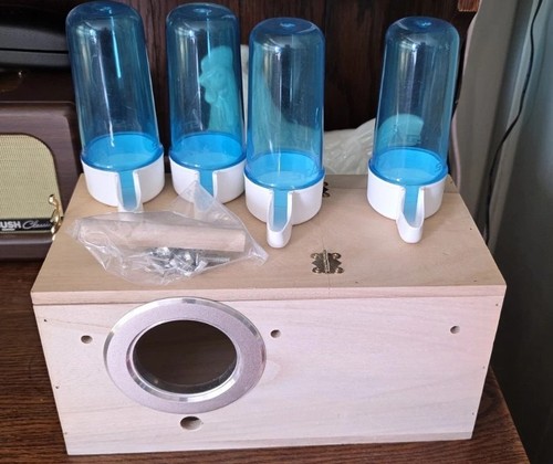 Nest box breeding - nest,