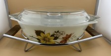Vintage JAJ Pyrex Autumn Glory 8.5” Round Lidded Casserole Dish & Metal Stand