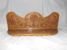 TUDOR ROSE HANDCARVED SUPERB