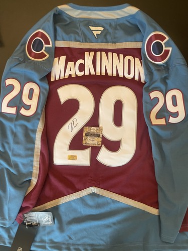 Nathan mackinnon signed - mackinnon,