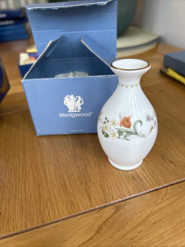 Wedgewood miniature vase - wedgewood,