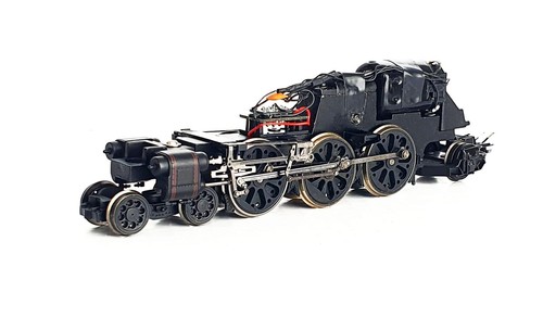 Hornby rebuilt merchant navy - hornby,